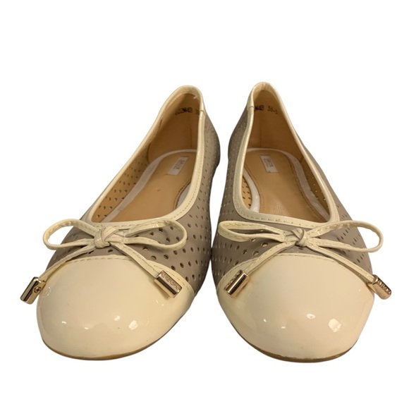 GEOX Respira Perforated Ballet Flats 7.5-8 Womens Beige and Cream Leather Summer - Picture 6 of 9